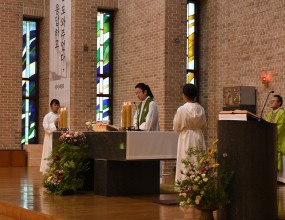 강귀석 아우구스티노 주임신부님 영명축일 축하식 사진 올립니다.  추가 사진은 네이버카페 빛사모 목동성당 사진첩에서 감상하실 수 있습니다. 카페주소 https://cafe.naver.com/mtcpic 